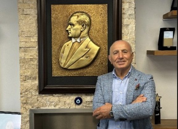 HÜSEYİN KIŞ: YURTTA BARIŞ, DÜNYADA BARIŞ, BAYRAMIN RUHUNU ANLATIYOR