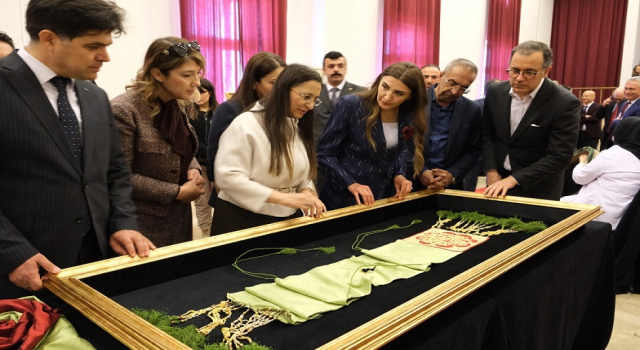 Mersin’de Maneviyat ve Sanat Buluştu: Kutsal Emanetlere Saygı Sergisi Yoğun İlgi Gördü