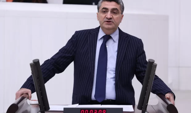 Türkiye bu iki dosyayı konuşuyor: Ekmen’den dikkat çeken çağrı