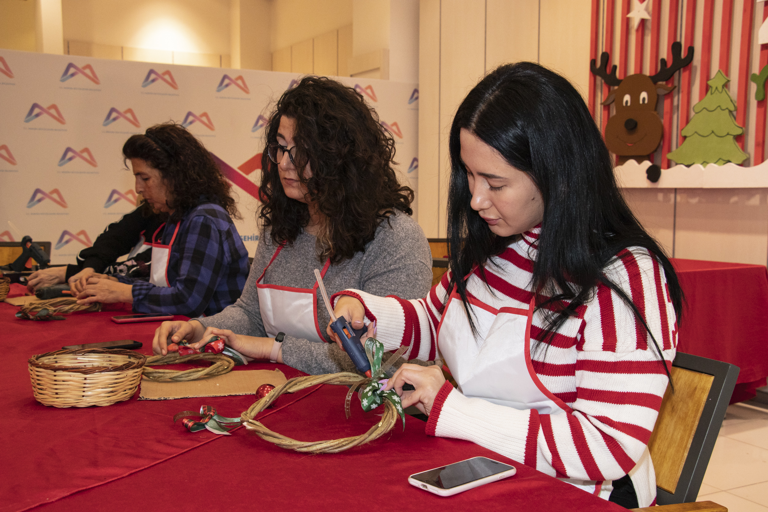 KADINLARA YÖNELİK ATÖLYELER DEVAM EDİYOR: