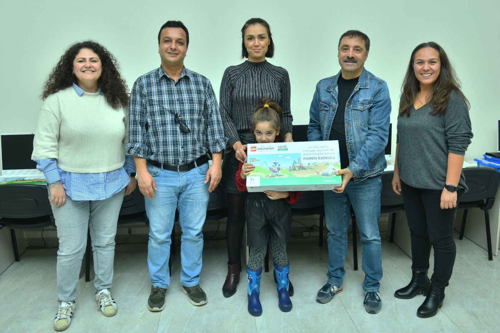 Yenişehir’in “Minik Bilim Kahramanları” için lego setleri dağıtıldı: