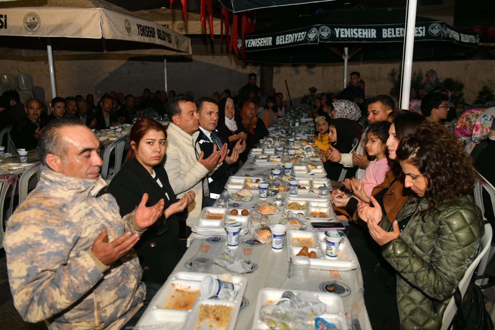 Başkan Abdullah Özyiğit, Değirmençaylılarla iftar sofrasında buluştu: