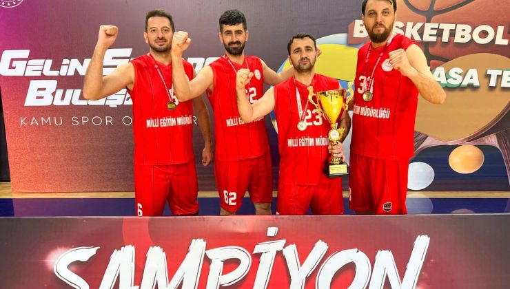 Isparta’da düzenlenen Kamu Spor Oyunları Basketbol Bölge Müsabakalarında İl Millî Eğitim Müdürlüğümüzü temsil ederek şampiyon olan öğretmenlerimiz şampiyonluğa doymadı.