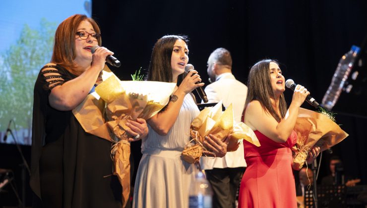 BÜYÜKŞEHİR, ‘KÖŞE BUCAK ANADOLU’ KONSERİ İLE UNUTULMAZ BİR AKŞAM YAŞATTI  ‘KÖŞE BUCAK ANADOLU’ KONSERİNDE ANADOLU’NUN BÜTÜN RENKLERİ SESLENDİRİLDİ
