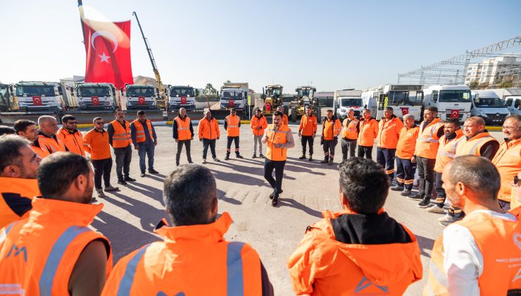 MERSİN BÜYÜKŞEHİR BELEDİYESİ 13 İLÇEDE ÖNLEMLERİNİ ALDI  BÜYÜKŞEHİR KARLA MÜCADELE EKİPLERİ OLASI KAR YAĞIŞINA KARŞIN TEYAKKUZA GEÇTİ