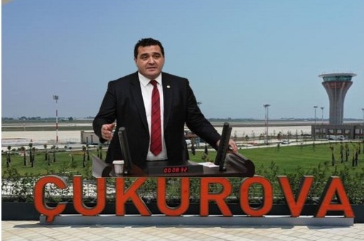 CHP, Çukurova Havaalanı’ndaki Usulsüzlüklere Dikkat Çekti CHP Genel Başkan Yardımcısı Ulaş Karasu, TBMM Genel Kurulu’nda Ulaştırma ve Altyapı Bakanlığı’nın bütçesi üzerine yaptığı konuşmada, AKP’nin ulaşım projelerindeki eksiklikleri ve usulsüzlükleri eleştirdi.