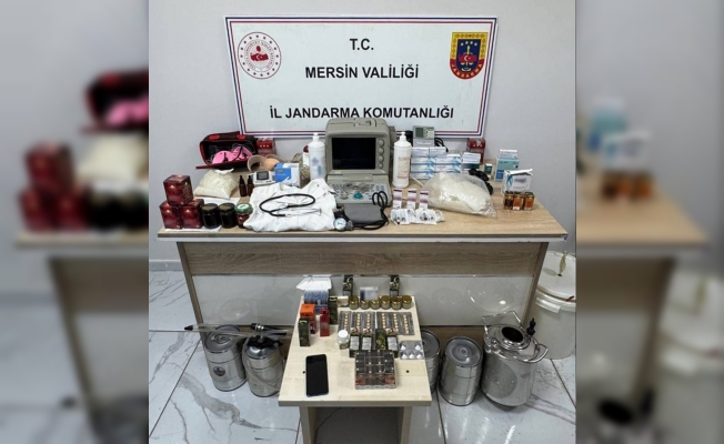 Mersin’de Yetkisiz Doktor ve Cinsel İlaç Üreticisi Suriyeli Çift Yakalandı