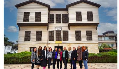 -TARSUS BELEDYESİ’NDEN DÜNYA KADIN HAKLARI GÜNÜ’NDE ANLAMLI ETKİNLİK  -TARSUS BELEDİYESİ KADIN MUHTARLARLA BİRLİKTE DÜNYA KADIN HAKLARI GÜNÜ’NÜ KUTLADI