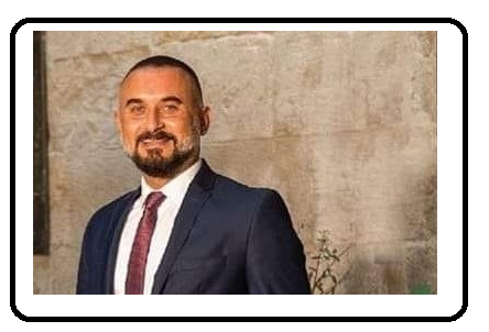 Başkan Ulaş Yılmaz: “Vahap Seçer’in Başarıları Siyasi Hacizlerle Yok Sayılamaz!”