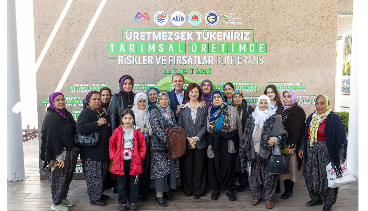 BAŞKAN SEÇER VE MERAL SEÇER, ‘ÜRETMEZSEK TÜKENİRİZ’ KONFERANSINA KATILDI