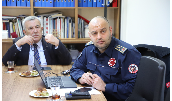 MERSİN BÜYÜKŞEHİR İTFAİYESİ DENEYİMLERİNİ AMF’DE ANLATTI