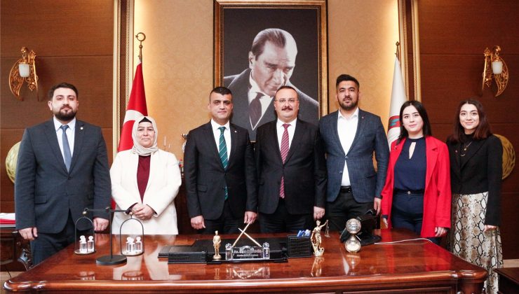 MERSİN BAROSUNDAN AK PARTİ TOROSLAR,A ZİYARET