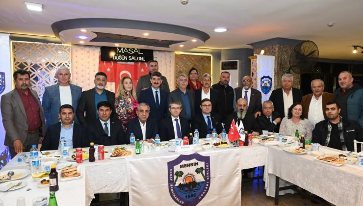Mersin Esnaf ve Sanatkarlar Odaları Birliğimizce Mersin merkezde kurulu bulunan 32 esnaf odamızın başkan ve yönetim/denetim kurulu üyeleri ile genel sekrerterlerine verdiğimiz iftar davetine, tüm yöneticilerimiz tam kadro katılım göstererek , birlik, beraberlik ve dayanışma örneği sergilediler.