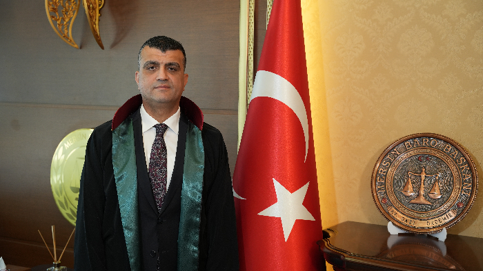MERSİN BAROSU: “HUKUK DEVLETİ VE DEMOKRATİK İRADENİN SAVUNUCULARIYIZ”  “ADALET SİSTEMİMİZ DERİNDEN SARSILMIŞTIR”