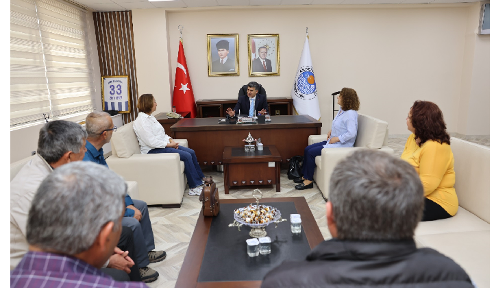 BAŞKAN V. ZEYİT ŞENER, EMEKLİ OLAN İŞÇİLERİ MAKAMINDA AĞIRLADI