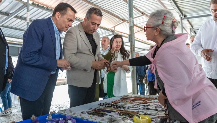 Başkan Özyiğit, Ali Mahir Başarır ve Berkay Gezgin’le birlikte kadınlarla buluştu  Yenişehir Belediyesi yenilenen üretici kadın pazarını açtı