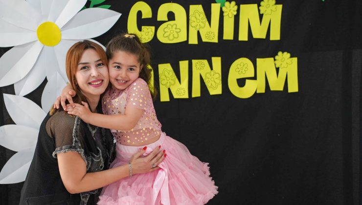 -TARSUS BELEDİYESİ’NDEN ANNELER GÜNÜ ŞÖLENİ -TARSUS’TA ANNELER GÜNÜ DOLU DOLU KUTLANIYOR -MİNİK ÖĞRENCİLER ANNELER GÜNÜNÜ KUTLADI