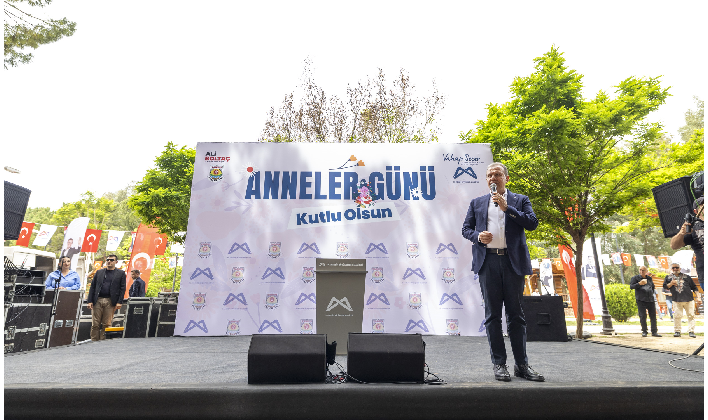 MERSİN BÜYÜKŞEHİR BELEDİYESİ’NDEN UNUTULMAZ ANNELER GÜNÜ ETKİNLİĞİ BAŞKAN SEÇER: “TÜM ANNELERİN KARŞISINDA SAYGIYLA EĞİLİYORUM” “TÜRKİYE’DE KADINA YÖNELİK ŞİDDET VE CİNAYETLER ORTADAN KALKSIN İSTİYORUZ” “KADIN İSTERSE HER İŞİ YAPAR” “KADIN ÖZGÜR OLACAK Kİ AYAKTA KALABİLSİN”