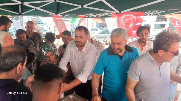 SAADET PARTİSİ MERSİN İL BAŞKANLIĞI MUHARREM AYI DOLAYISIYLA AŞURE İKRAMINDA BULUNDU