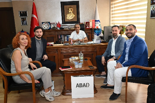 Ulaşım ve lojistik sektöründe hizmet veren Dubai merkezli Yango firmasının Strateji Bölüm Başkanı Sn. Urhan Seyitov, Türkiye Danışmanı Sn. Özgür Baykut ve Türkiye Operasyon Direktörü Sn. İsmail Zade, Birliğimizi ziyaret ederek sektörle ilgili gelişmeler hakkında istişarelerde bulundular.