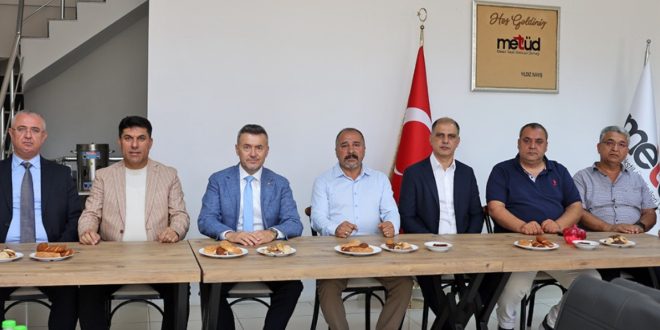 Spor giyimde üretim gücüyle öne çıkan Mersinli tekstil üreticileri, kapasiteleriyle Türkiye’yi yılda iki – üç kez giydirebilecek