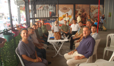 MİTHAT TOROĞLU MAHALLE MUHTARI FARUK DOĞAN  AŞURE İKRAMINA KATILDI;