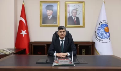 Akdeniz Kaymakamı Zeyit Şener, 15 Temmuz mesajında, 2016’daki hain darbe girişiminin milletin direnişiyle bertaraf edildiğini vurguladı