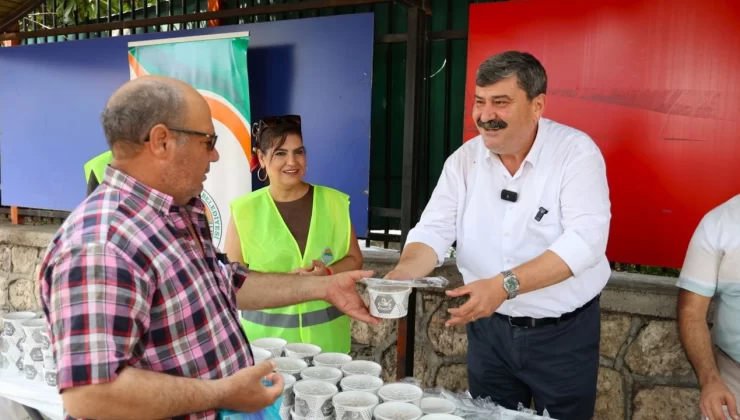 Toroslar Belediyesi’nden Geleneksel Aşure İkramı