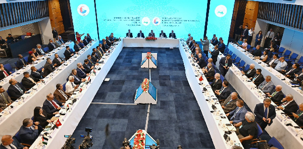 Mersin Ticaret ve Sanayi Odası (MTSO) Yönetim Kurulu Başkanı ve Türk-Arap Odaları Yönetim Kurulu Üyesi Hakan Sefa Çakır, Yönetim Kurulu Başkan Yardımcısı Mustafa Özdamar ve Yönetim Kurulu Üyesi İdris Üstemel ile birlikte,
