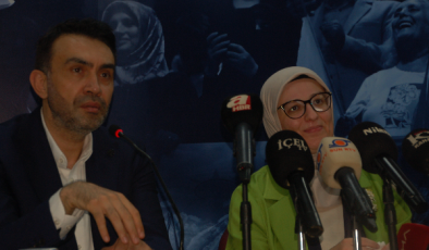 akparti genel başkan yardımcısı BELGİN UYGUR  MERSİN AKPARTİ İL BAŞKANLIĞINDA BASINVE PARTİLİLERLE BULUŞTU;
