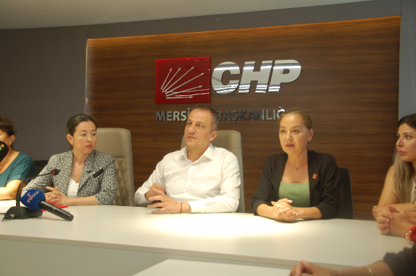 CHP MERSİN KADIN KOLARI BAŞKANI GÜLŞAH YILDIRIM GENÇ DEN AÇIKLAMA”Kadın Cinayetleri Münferit Değil, Politiktir!