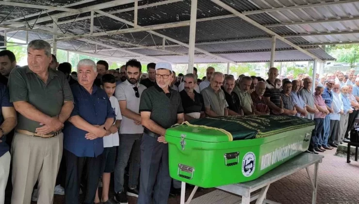 Kansere yenik düşen öğretmene hüzünlü veda
