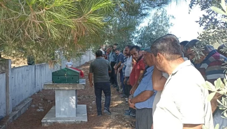 Üniversiteli Teslime’nin Cenazesi Memleketi Mersin’de Toprağa Verildi