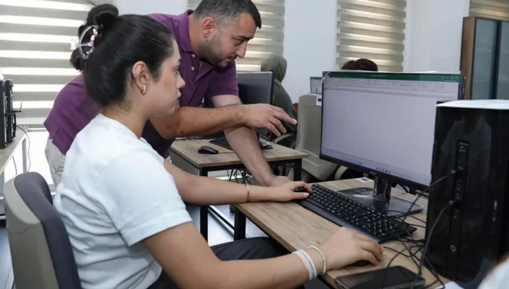 Mersin Büyükşehir’in Ücretsiz Ofis Programları Kursu İlgi Görüyor
