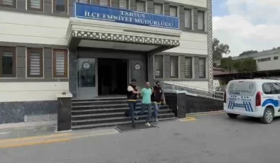 Uyuşturucudan 30 yıla yakın ceza alan şahıs kovalamacayla yakalandı Mersin’in Tarsus ilçesinde uyuşturucu madde ticaretinden 30 yıla yakın ceza alan hırsızlık şüphelisi şahıs kaçmaya çalıştı, ancak polis peşini bırakmayarak kovalamacayla yakaladı. Mersin’in Tarsus ilçesinde uyuşturucu madde ticaretinden 30 yıla yakın ceza alan hırsızlık şüphelisi şahıs kaçmaya çalıştı, ancak polis peşini bırakmayarak kovalamacayla yakaladı. Alınan bilgiye göre, Tarsus İlçe Emniyet Müdürlüğü Asayiş Büro Amirliği ekipleri, suçluların yakalanmasına yönelik yaptığı çalışmaları sürdürürken şüpheli Ş.G’yi belirledi. Polisin, evden hırsızlık olayının şüphelisi olan aynı zamanda ’Uyuşturucu Madde Ticareti Yapma’ suçundan 29 yıl 10 Ay 25 gün kesinleşmiş hapis cezası bulunan Ş. G.’nin peşine düştü. Polisi fark eden şahıs kaçmaya çalıştı. Hükümlünün peşini bırakmayan polis, kovalamacayla yakaladı. Emniyet ve adliyede gerekli şlemleri yapılan şahsı cezaevine teslim edildi.