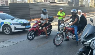 Mersin polisinin bu yılın 8 ayında yaptığı denetimlerde 1 milyon 928 bin 80 araç denetlendi. Denetimlerde 49 bin 102’sine emniyet kemeri takmamaktan, 61 bin 588’ine ise kasksız motosiklet kullanmaktan işlem yapıldığı öğrenildi.