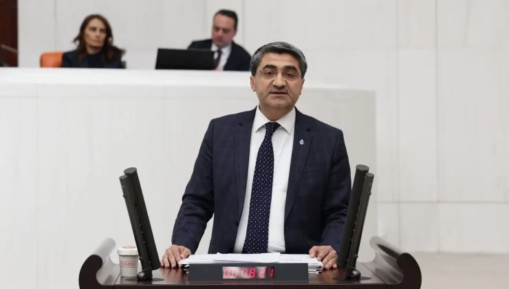 Ekmen: “Siyaset Yargı Eliyle Dizayn Edilemez”