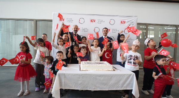 29 Ekim Cumhuriyet Bayramı’nda Anlamlı Etkinlik  Çukurova Uluslararası Havalimanı  Cumhuriyetimizin 102. Yılını Geleceğin Mimarı Çocuklarımızla Kutladı