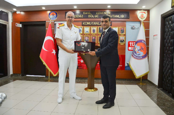 BARO YÖNETİMİNDEN, SAHİL GÜVENLİK AKDENİZ BÖLGE KOMUTANI TUĞRAMİRAL GÖKMEN GÜCÜYEN’E ZİYARET