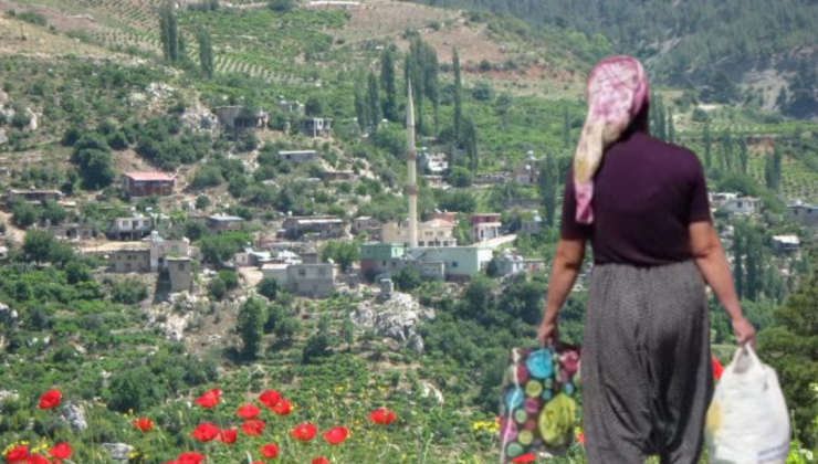 “Yıllardır Çile Çekiyoruz” Kıllıpınar Sokak sakinlerinden 65 yaşındaki Necmi Karadağ, yıllardır süren ulaşım sıkıntısını şöyle aktardı: