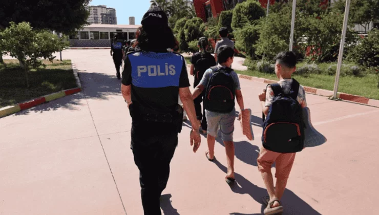 Mersin Emniyeti’nden Yüzme Kursu ve Bilgilendirme Etkinliği