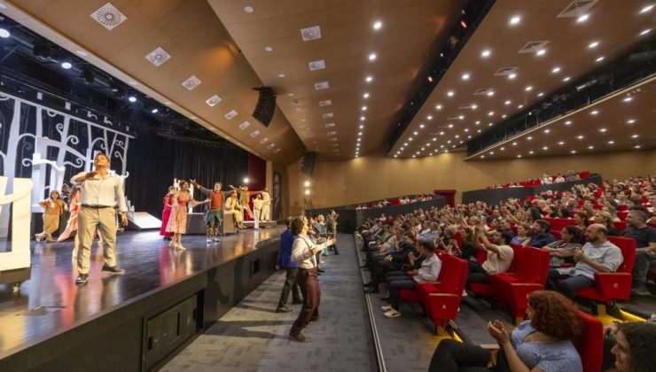 Mersin Şehir Tiyatrosu’ndan Masalsı Açılış