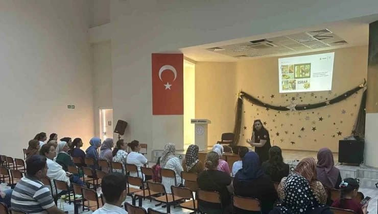 Mersin polisi tarafından madde bağımlılığıyla mücadele çerçevesinde annelere bilgilendirme yapıldı.