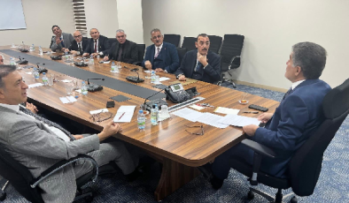 ERHAN AKKUŞ  MERSİN EMLAKÇILAR ODASI YÖN.KUR..BŞK. VK DEN ZEHİR ZEMBEREK AÇIKLAMA..