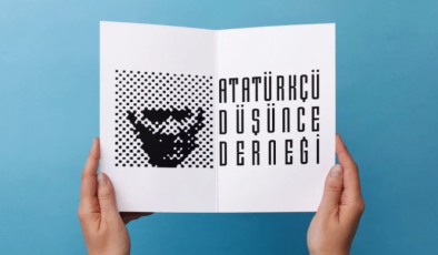 En büyük eseri ve emaneti Laik Türkiye Cumhuriyeti’ni ve Türk Devrimi’ni ilelebet yaşatmanın vazgeçilmez görevimiz olduğu bilinciyle kurtarıcımız, kurucumuz, değişmez önderimiz Büyük Atatürk’ü yılda sadece bir gün değil, her gün anıyor, anlamaya çalışıyoruz.