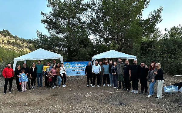 Mersin – Mali Müşavirler, bu kez kalemlerini ve hesap makinelerini bir kenara bırakarak eldivenlerini taktı ve doğa için harekete geçti.