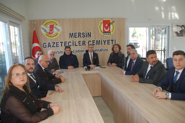 Mersin Tüm Emlakçılar Odası Başkan Adayı Aydın Karaduman, Mersin Gazeteciler Cemiyeti’ni ziyaret ederek, “Güçlü ve saygın bir meslek için geliyoruz” mesajı verdi.