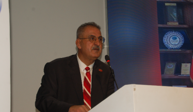 Mersin Tüm Emlakçılar Meslek Odası Başkanı Mehmet Sinan Canpolat’ın, odanın 5 yıllık ve gelecekteki süreç, i değerlendirme toplantısı yaptı;