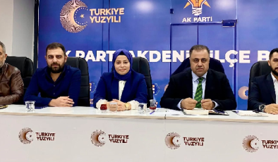 , AK Parti Akdeniz İlçe Başkanlığı’nda yeni atanan Başkan Mahsum Sevimli’nin liderliğinde düzenlenen bir tanışma toplantısını yaptı