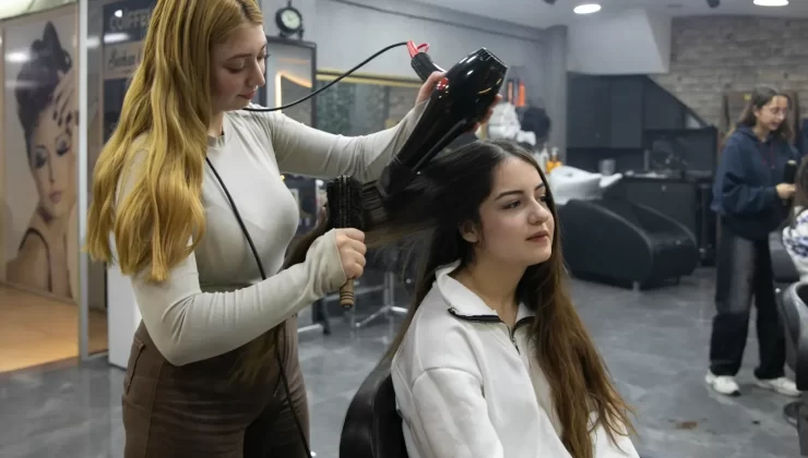 Mersin’de ücretsiz güzellik eğitimleri yeni iş kapıları açıyor
